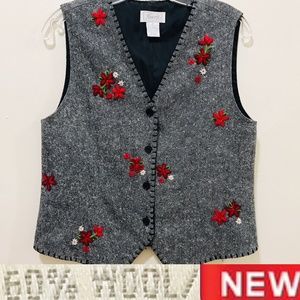 FoxCroft Wool Vest M Gray Embroidered Red Floral